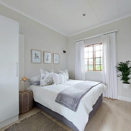 Upmarket Off Grid Cottage On Organic Farm In Secure Estate Howick Bagian luar foto