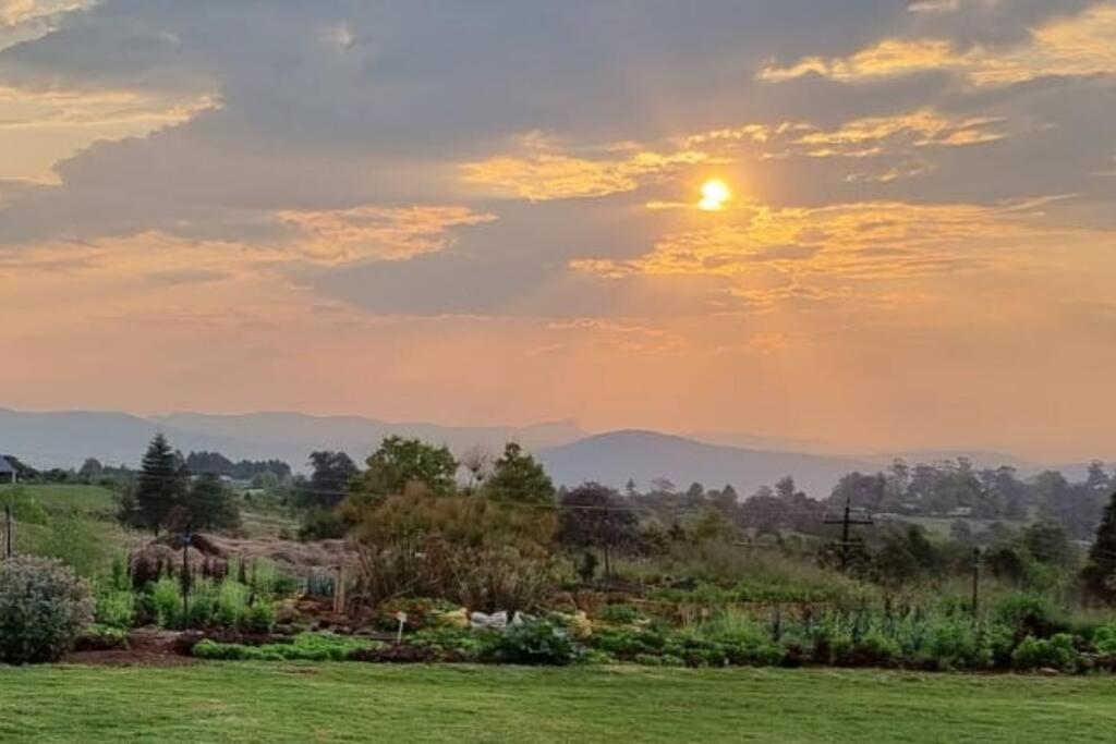 Upmarket Off Grid Cottage On Organic Farm In Secure Estate Howick Bagian luar foto