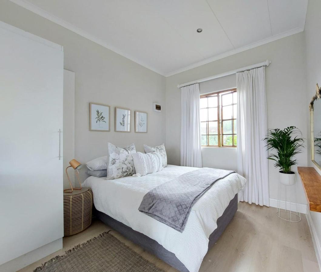 Upmarket Off Grid Cottage On Organic Farm In Secure Estate Howick Bagian luar foto