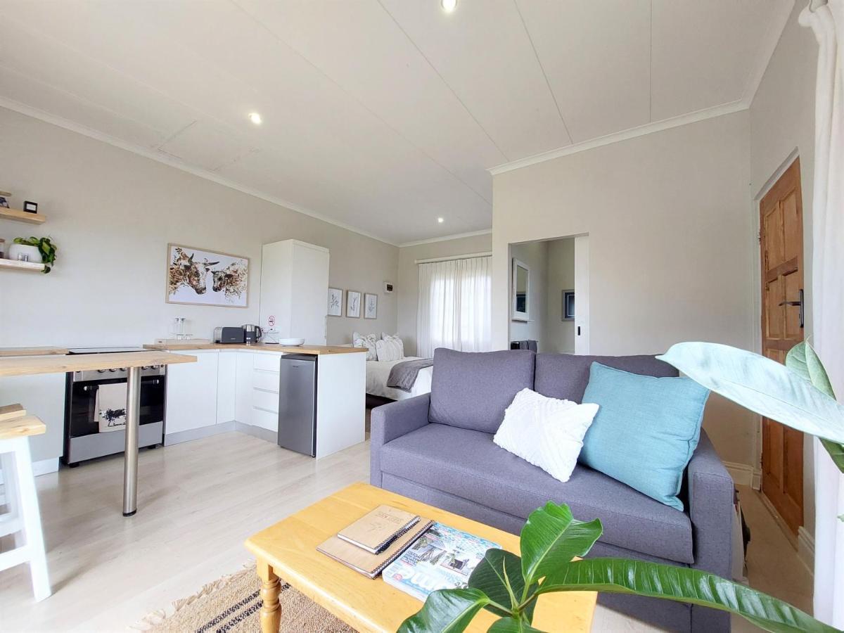 Upmarket Off Grid Cottage On Organic Farm In Secure Estate Howick Bagian luar foto